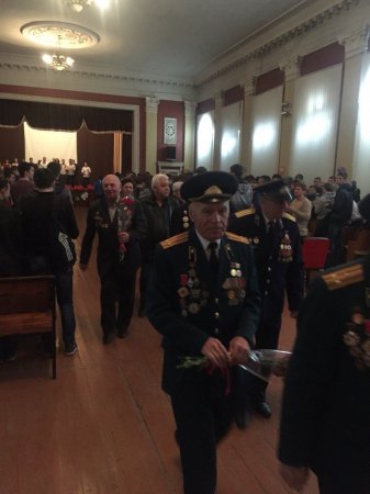 "З Днем Перемоги! Дякуємо нашим ветеранам!" "З Днем Перемоги! Дякуємо нашим ветеранам!"