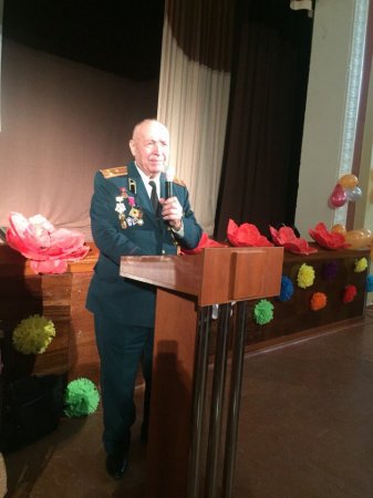 "З Днем Перемоги! Дякуємо нашим ветеранам!" "З Днем Перемоги! Дякуємо нашим ветеранам!"